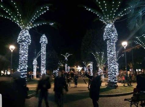 20 Accidentally Inappropriate Christmas Decorations Sure To Spark Your ...