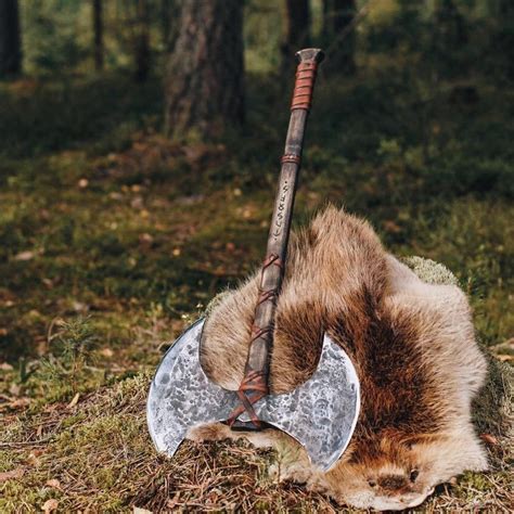 Double sided battle axe, two handed viking axe – Valhallaworld