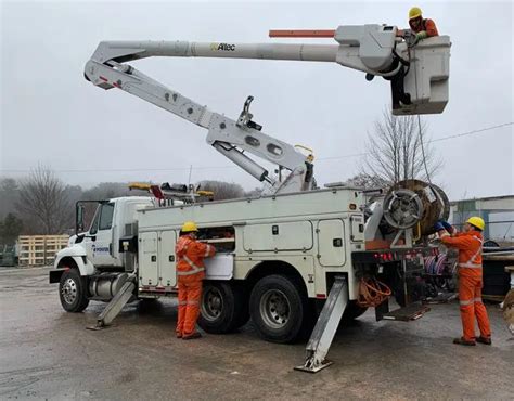 Thousands without power after wind and rain storm | 101.5 The Hawk