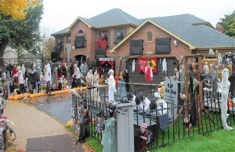 Famous Naperville Halloween house goes dark as subdivision rules on ...