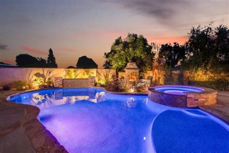 4 Tips For Choosing The Perfect Lighting For Your Backyard Pool