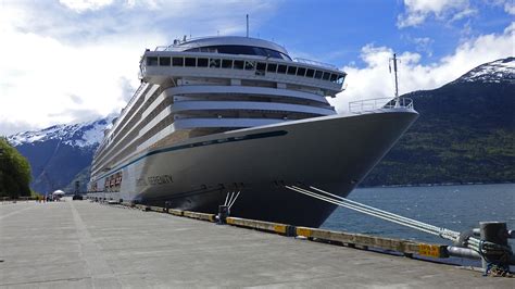 Crystal Serenity Review: A Cruise for Classy Travelers | Trekbible