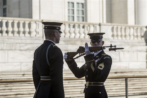 Arlington National Cemetery > Explore > Changing of the Guard