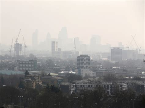 London Smog Deemed a 'Health Crisis' - Condé Nast Traveler