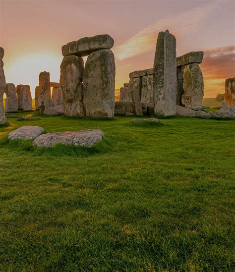 Who Was Buried in Stonehenge? Cremation Analysis Reveals Answers