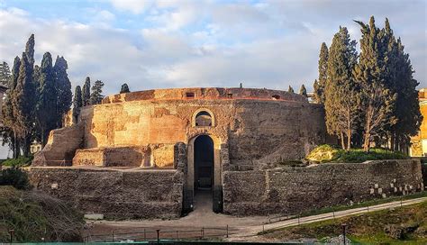 The Mausoleum of Augustus: Largest Circular Tomb in the World - Walks ...