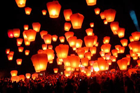 Pingxi Lantern Festival, Pingxi, Taiwan. Floating Lanterns, Large Lanterns, Lantern Festival ...