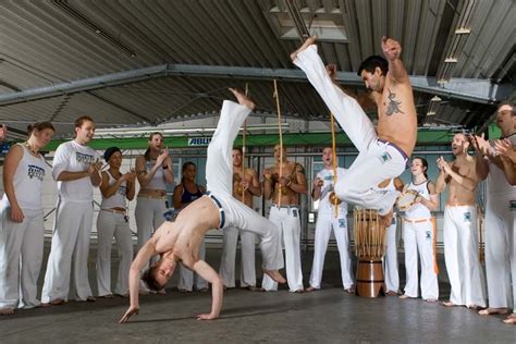 Capoeira Bahia | Capoeira fight, Capoeira, Fighting poses