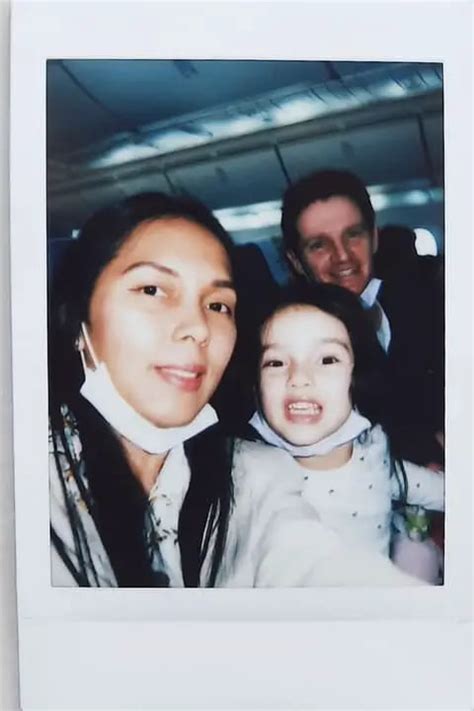 Instax Mini 11 Selfie Mode vs Normal: Don’t Use Selfie Mode!