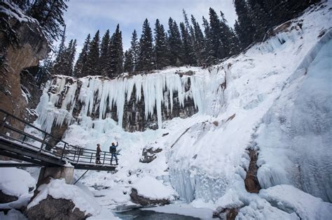 MAPLE SYRUP TOUR & WATERFALLS - Day Tour