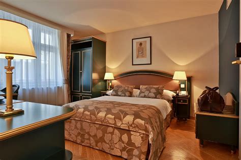 HOTEL ELYSEE - Updated 2024 Reviews, Photos & Prices