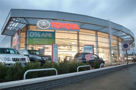 UK auto sales hit all time high in 2016 – 2.7 million cars Toyota UK showroom - Paul Tan's ...