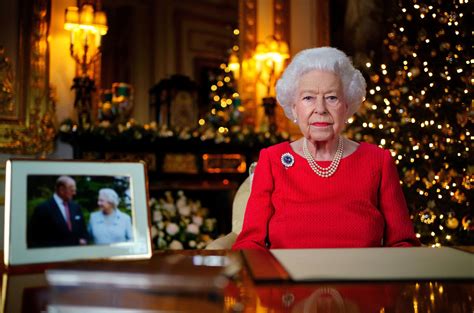 Armed 19-Year-Old Arrested at Windsor Castle as Queen Elizabeth Celebrated Christmas | Vanity Fair