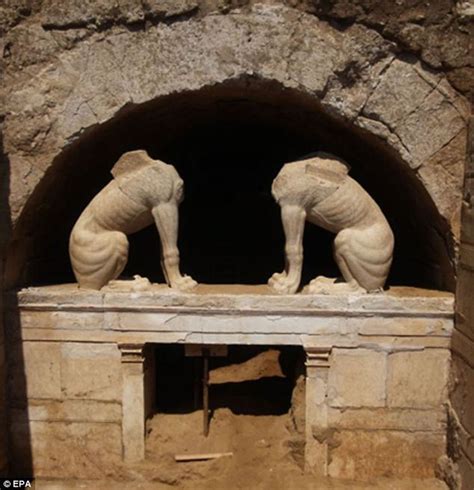 Biggest Archaeological find EVER - Alexander the Greats tomb found with Egyptian artifacts ...