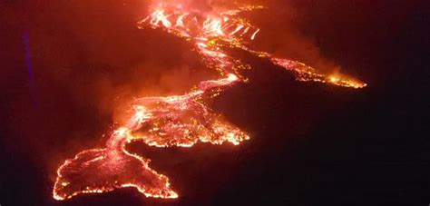 Mount Nyiragongo in DR Congo erupts | Caribbean News Now!