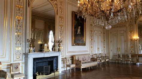 Inside the Royal Palace in Brussels, a fairytale office – CRUISE TO TRAVEL