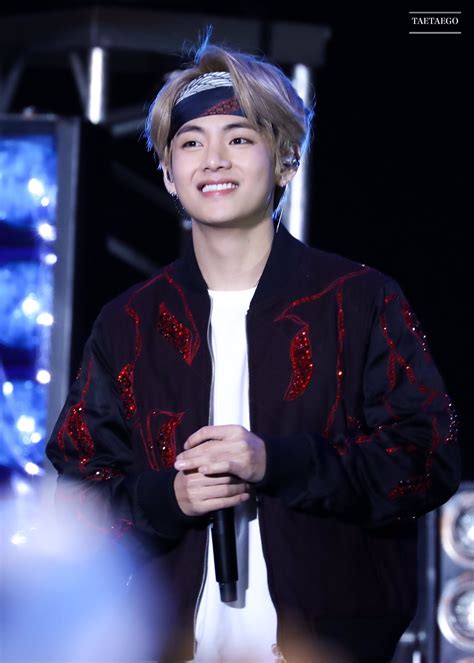 22 Times BTS's V Proved He Has The Most Adorable "Box Smile" - Koreaboo