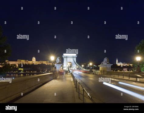 Budapest Chain Bridge night view Stock Photo - Alamy