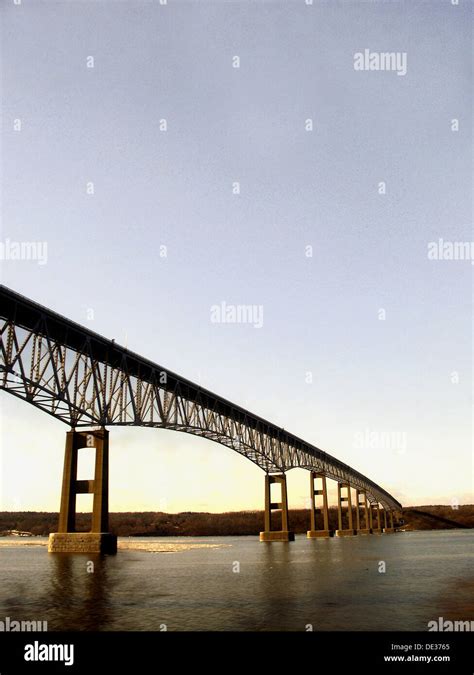 A bridge spanning the Hudson River is captured against a beautiful blue sky Stock Photo - Alamy