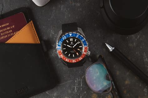 BOLDR GLOBETROTTER AUTOMATIC GMT Watches | The Coolector