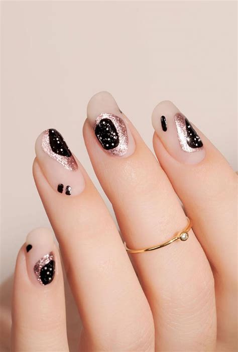 47 Beautiful Nail Art Designs & Ideas : Modern shapes