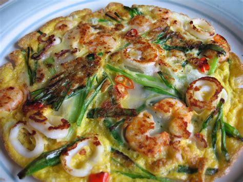 Sumptuous Flavours: Korean Seafood Pancake ( Haemul Pajeon )