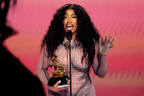 SZA Gets Emotional Accepting 2024 Grammy for Best R&B Song