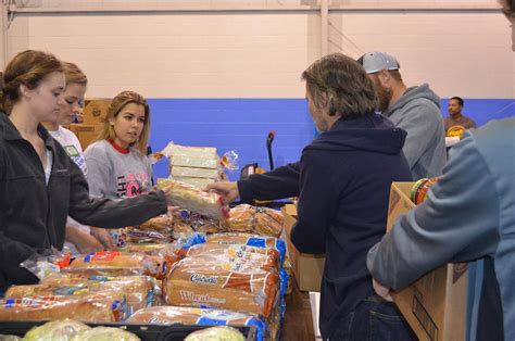 Kids can help fight hunger as food bank volunteers | Your Family | nwitimes.com