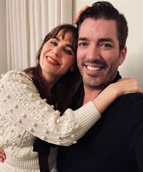 Zooey Deschanel & Jonathan Scott Celebrate New Year's with His Family