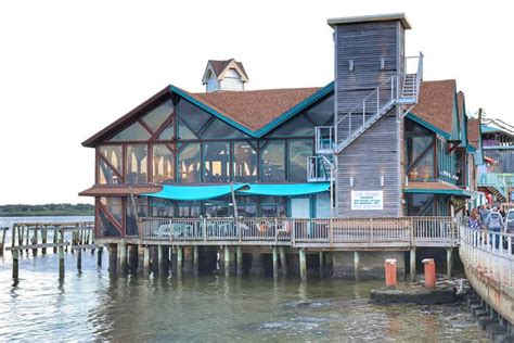 An Introduction to Cedar Key Florida’s Waterfront Bars on Dock Street | Beach Bar Bums