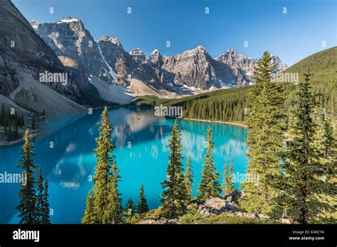 Moraine Lake, Valley of the Ten Peaks, Canadian Rocky Mountains, Banff ...