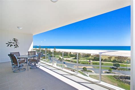 KIRRA SURF APARTMENTS - Updated 2022 Prices & Condominium Reviews (Coolangatta, Australia)