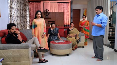 Watch Geetha Season 1 Episode 1036 : Suryparakash Haunts Geetha And Vijay - Watch Full Episode ...