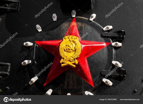 Red Star Symbol Soviet Union Nose Old Locomotive Painted Black Stock Photo by ©yemelyanov 694332986