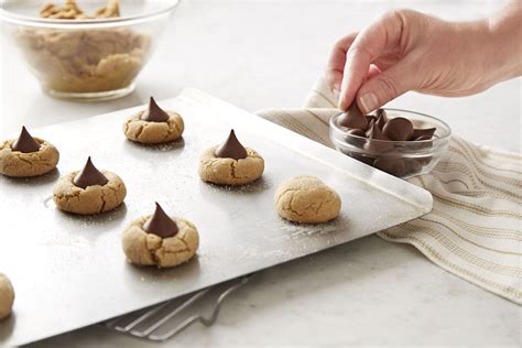 HERSHEY'S Peanut Butter Blossoms Recipe | Hersheyland