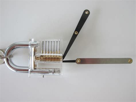 Lock Pick Set With Transparent Practice Padlock « Blog | lesterchan.net