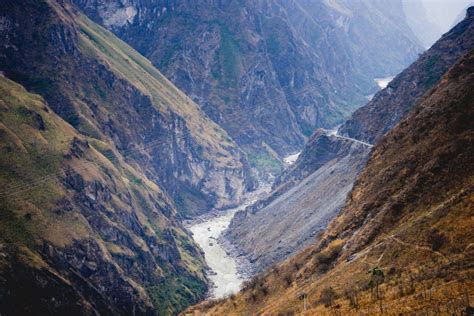 Hiking the Tiger Leaping Gorge: Know Before You Go - Museum of Wander