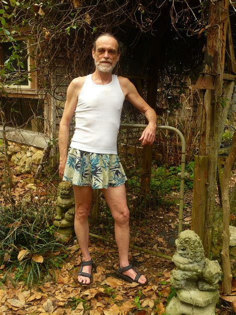 File:Man In Men's Skirt. Sandals, And Tank Top.jpg - Wikimedia Commons