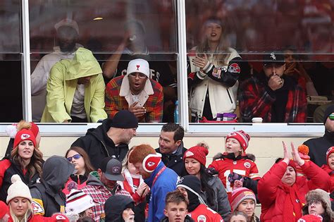 Photos from Taylor Swift Cheers on Travis Kelce at Chiefs' NYE 2023 Game