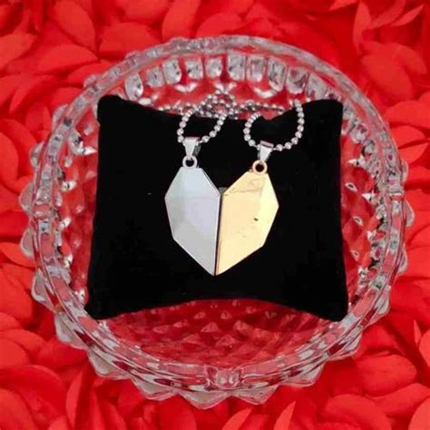 Stainless Steel Golden Heart Locket at Rs 70/piece in Gautam Budh Nagar | ID: 27090581855