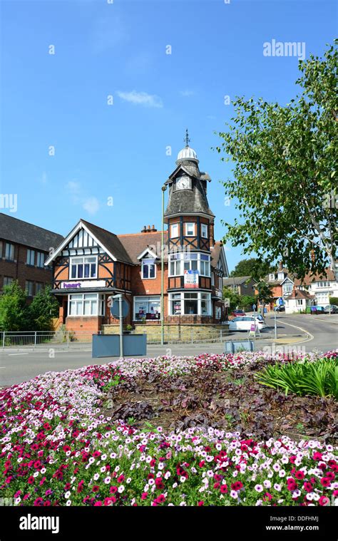 Farnborough town centre hampshire hi-res stock photography and images ...