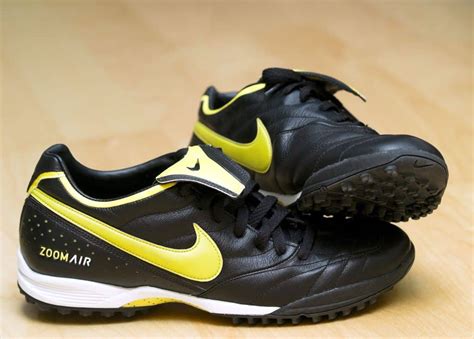 Best Indoor Soccer Shoes in 2019 [A Comprehensive Review] | AthleticLift