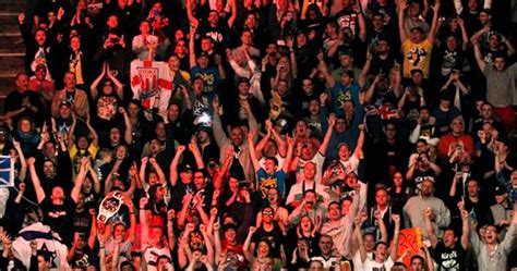 Raw 25 Crowd Proves How Important Fan Interaction Is