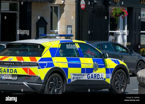 An Garda Síochána, Irish police car in Donegal Town, County Donegal, Ireland Stock Photo - Alamy