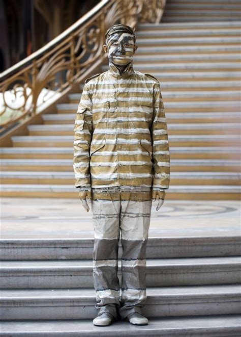 liu bolin Camouflage, Body Art, Street Art, Chinese Contemporary Art ...