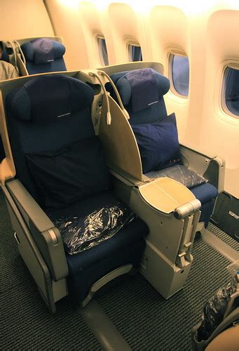 ANA Business Class Seat - Boeing 777-200ER | TravelingOtter | Flickr