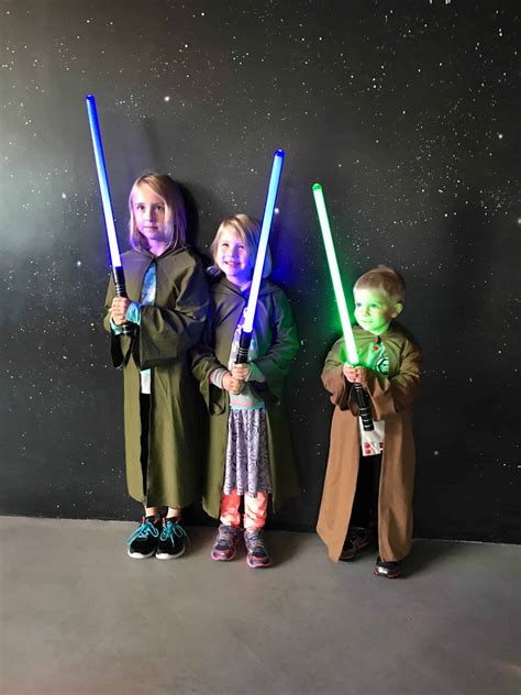 Can You Duel with Galaxy’s Edge Lightsabers? – family vacation design