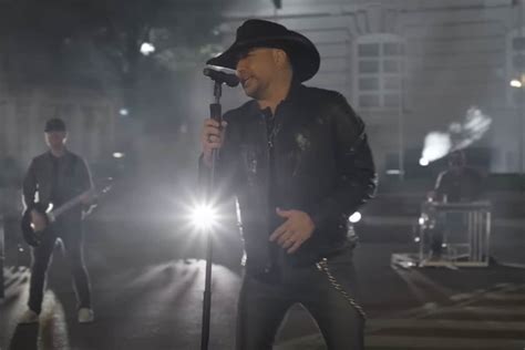 Jason Aldean Makes Bold Statement With Politically-Charged Music Video For "Try That In A Small ...