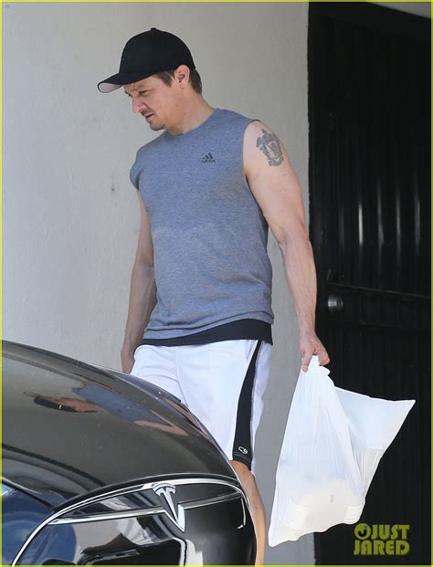 Jeremy Renner Has Bulging Biceps After Superhero Workout: Photo 3088249 ...