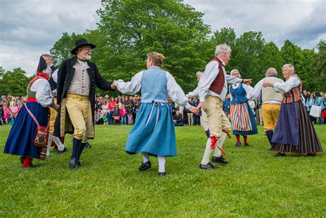 midsommar swedish guy What is the swedish midsommar festival? - Hike ...